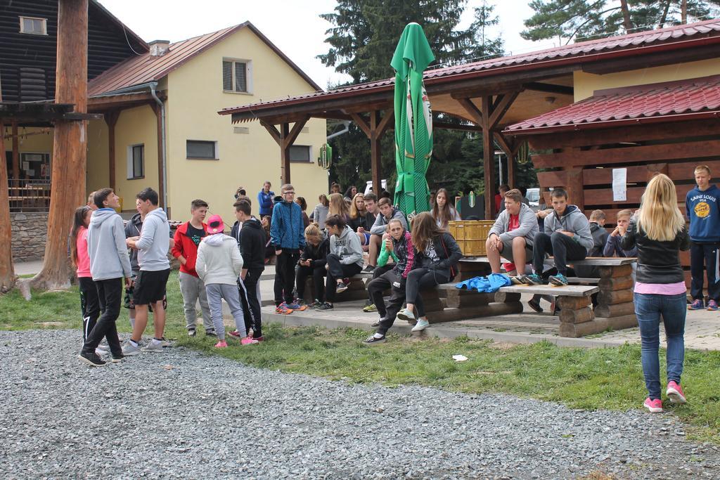 Rekreacni Areal Zbraslavice Hotel Exterior photo